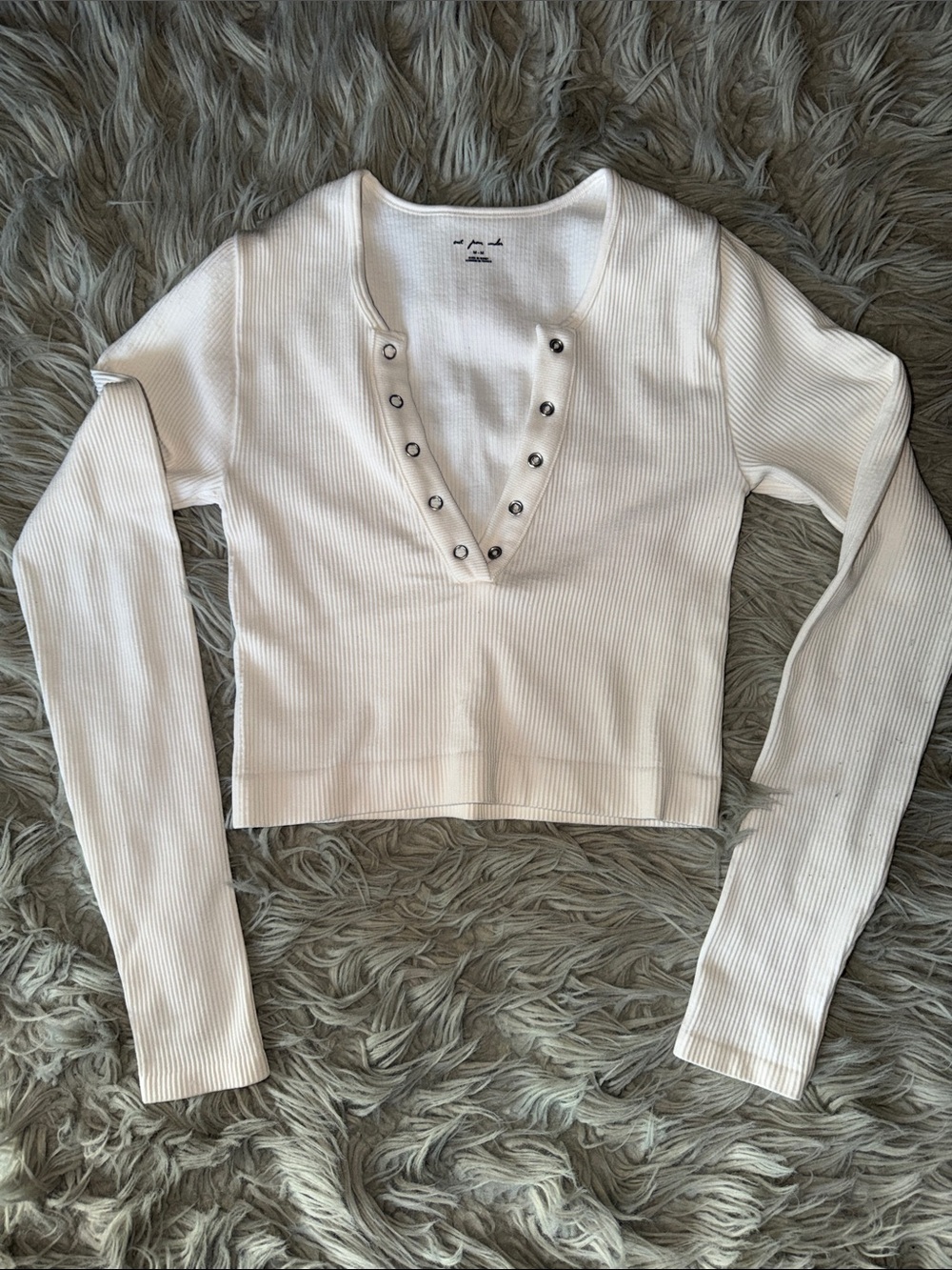 Urban Outfitters White Ribbed Snap-Detail Cropped Long Sleeve Top